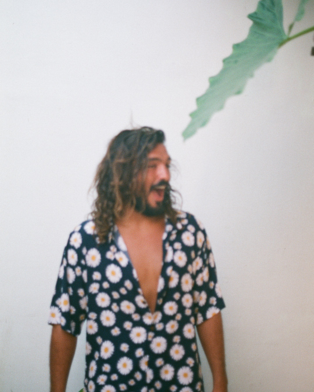 chemise motif fleurs pâquerettes bleu marine kacang