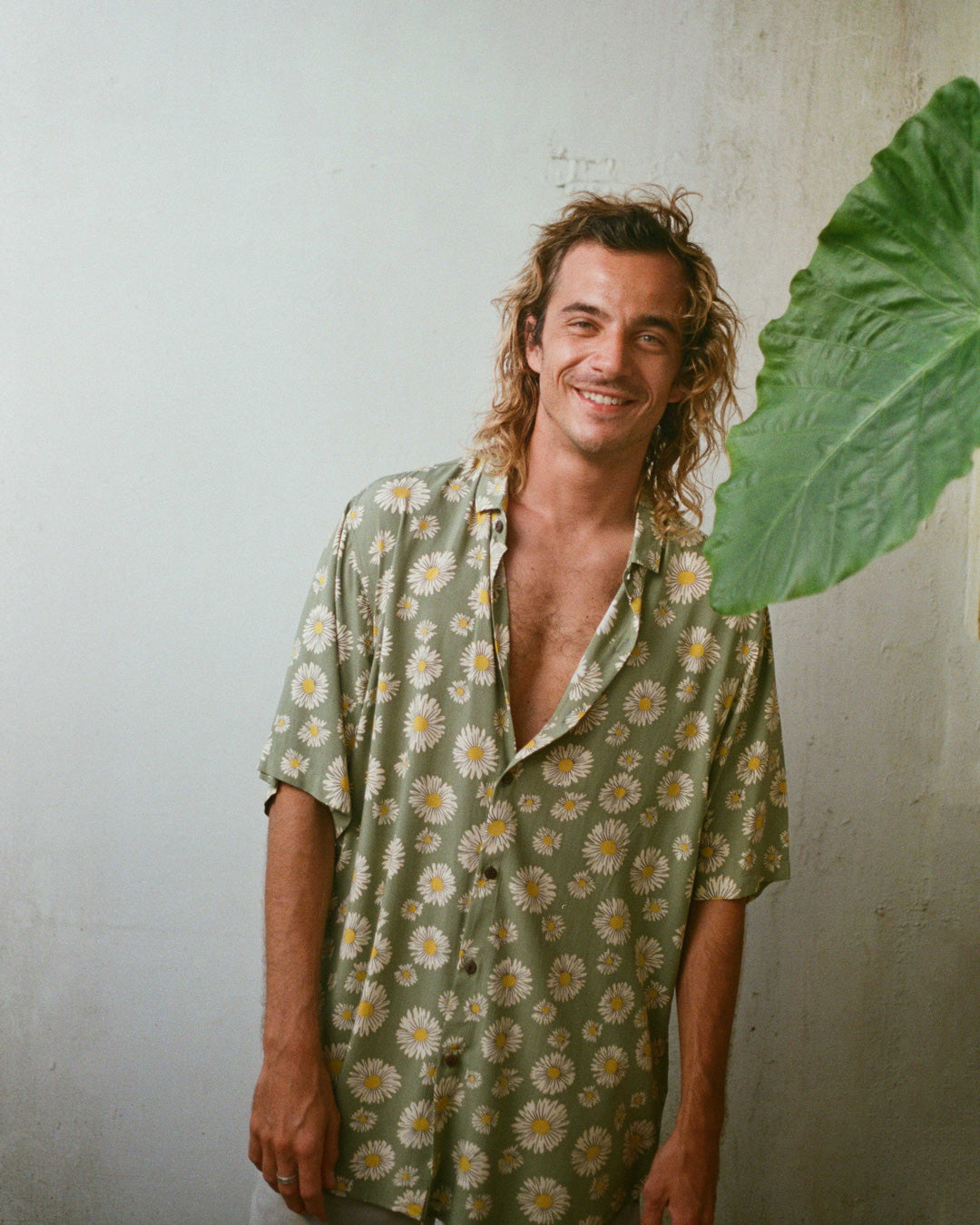 chemise motif fleurs pâquerettes vert pastel kacang