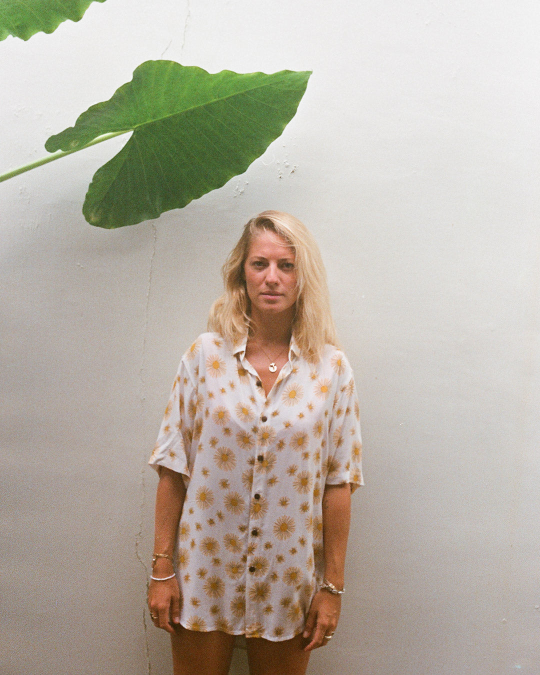 chemise motif fleurs pâquerettes blanc kacang